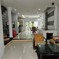 Chính Chủ Cho Thuê Nhà Biệt Thự 148M2 Phú Mỹ Hưng Quận Quận 7, Mặt Tiền 8M Giá 2500 Usd/Tháng
