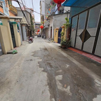 Lô Góc Nhà Dân Xây Chắc Chắn Ô Tô Đỗ Cửa.