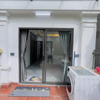 1 Khách 1 Ngủ 40M Full Đồ Ban Công Thoáng Mặt Phố Pháo Đài Láng Ở Luôn Lh Chính Chủ 0819319555
