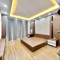Giải Phóng - Phân Lô Ô Tô Vào Nhà - 7 Tầng Thang Máy - Mới Tinh - Trước Nhà Thoáng - Full Nội Thất