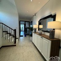 Nhà Mặt Phố Hồng Tiến, Bán Gấp 27,5 Tỷ, 102M2, 5 Phòng Ngủ 5Wc