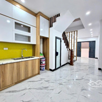 Di Trạch - Hoài Đức Xây Mới 30M X 4 Tầng Sát Đường Ô Tô, Gần Uỷ Ban Và Trường Học Chỉ 4,28 Tỷ