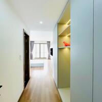 Bán nhà phố Cổ Linh, Long Biên. Cách 2 nhà ra mặt phố. Gara ô tô, Thang Máy, Lô Góc.