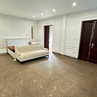Việt Hưng - Biệt Thự Sân Vườn 175M2 - Full Đồ - 30 Triệu/Th