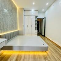 Bán gấp nhà đẹp Trương Công Giai 5 tầng 36m2 gần phố, nhà đẹp full nội thất ở ngay