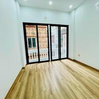 Bán gấp nhà đẹp Trương Công Giai 5 tầng 36m2 gần phố, nhà đẹp full nội thất ở ngay