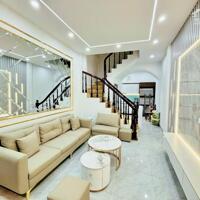 Bán gấp nhà đẹp Trương Công Giai 5 tầng 36m2 gần phố, nhà đẹp full nội thất ở ngay