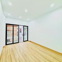 Bán gấp nhà đẹp Trương Công Giai 5 tầng 36m2 gần phố, nhà đẹp full nội thất ở ngay