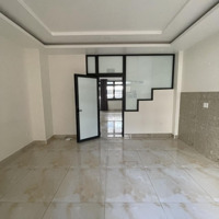 Cho Thuê Nhà Có Thang Máy 5X21M, Hầm+ 3 Lầu , Full Máy Lạnh Vạn Phúc City Giá 28 Triệu/Tháng
