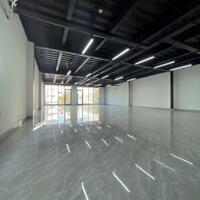 Cho thuê văn phòng đường 30/4 hải châu đà nẵng góc 2 mặt tiền diện tích trên 200 m²