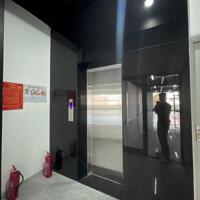 Cho thuê văn phòng đường 30/4 hải châu đà nẵng góc 2 mặt tiền diện tích trên 200 m²