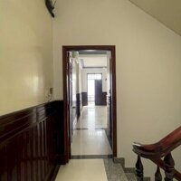 Cho thuê nhà mặt tiền 1 trệt 3 lầu đường xô viết nghệ tĩnh, p. tân an