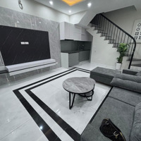 Cực Hiếm-Bán Nhà Phố Đội Cấn-10M Ra Phố-Nhà Đẹp-Ở Ngay-32M-4T-4,3M Mt-Chỉ 8,099 Tỷ-Vân 0973648011