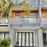 Nhà Đẹp 3 Tầng Mặt Tiền Đường Hoa Giấy, Đối Diện Xéo Hồ Bơi Lô Sạch Đẹp Giá Tốt Nhất Chỉ 5.65 Tỉ
