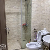 Cho Thuê Căn 3Pn2Vs Full Đồ Tầng Trung Hướng Đông Nam Giá 11 Triệu/Tháng