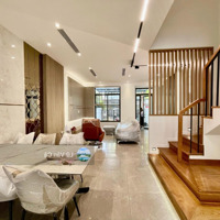 Nhà Phố Lakeview Full Nội Thất Đầy Đủ 4 Phòng Ngủ 5 Vệ Sinhdiện Tích5X20M 3 Lầu Giá Thuê 31 Triệu Liên Hệ: 0907860179