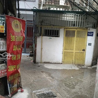 Chính Chủ Cho Thuê Nhà Riêng 3 Tầng 56M 1 Tầng Nhà Cuối Ngõ 168 Nguyễn Xiển Vào Ở Ngay