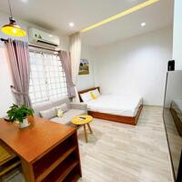 Cho thuê căn hộ cửa sổ lớn, Full nội thất gần sân bay Tân Sơn Nhất