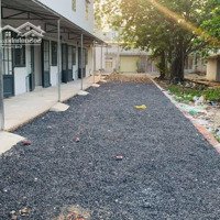 Cho Thuê Nhà Trọ Nguyên Căn Mặt Tiền. Có Chỗ Đậu Xe Hơi.
