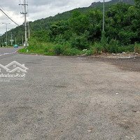 Mặt Tiền Nguyễn Tất Thành, Nha Trang. Gần Resort Diamond Bay.diện Tích1030M2, Ngang 25M2. Giá 9 Triệu/M2