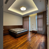 Biệt Thự Song Lập Greenbay. Hướng Cửa Chính Là Hướng Đông Bắc. Diện Tích Đất 150M2