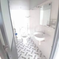 Bán Chdv Ngay Trường Đh Nguyễn Tất Thành. Gồm 120 Phòng Cho Thuê 440 Triệu/Tháng, Giá Bán 69 Tỷ Tl