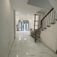 Bán Nhà 51M 3Tầng Mới Tinh Oto Đỗ Cửa Tại Bắc Hồng Đông Anh. Chỉ Việc Xách Valy Về Ở Chỉ Hơn 3Tỷ