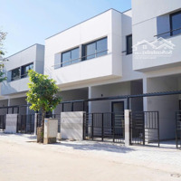 Bán Nhà Phố 76.8M2, 1 Trệt 1 Lầu, Bàn Giao Hoàn Thiện 100%, Có Sân Vườn, Gara Ô Tô Riêng, Sổ Sẵn