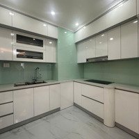 Bán Căn Hộ Chung Cư 80M - 2 Phòng Ngủ 2 Vệ Sinh Căn Góc, Phố Đội Cấn Gần Lăng Bác Hồ. Giá Hơn 5 Tỷ