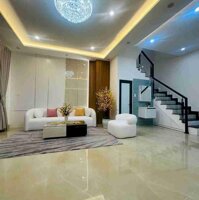 Cần bán nhà 3 tầng MT KD ĐỈNH CAO ĐƯỜNG Cô Bắc, giá chỉ nhỉnh hơn 6 tỷ.