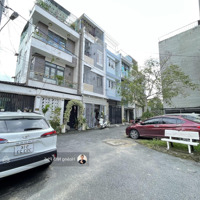 Bán Đất Tặng Nhà C4, 290M2 Ngang 20M, Đường Xe Tăng, Gần Phạm Văn Đồng, Gpxd 4 Tầng. 12 Tỷ Tl
