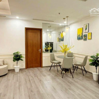 Bán Nhà Tập Thể Giảng Võ, Vũ Thạnh, 50M, 2 Ngủ, Đủ Công Năng, Ô Tô Vào Sân Nhà, Sân Để Xe Rộng