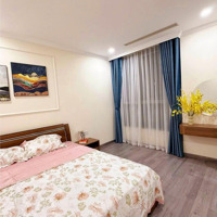 Bán Nhà Tập Thể Giảng Võ, Vũ Thạnh, 50M, 2 Ngủ, Đủ Công Năng, Ô Tô Vào Sân Nhà, Sân Để Xe Rộng