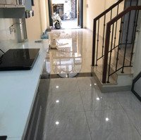 Cho Thuê Nhà 411/28 Nguyễn Đình Chiểu, Quận 3 - 4 Tầng - Nhà Mới Xây