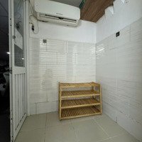 Phòng Máy Lạnh, Bao Toàn Bộ Chi Phí, 1 Người Ở. Ngay Đường Hoàng Diệu 2, Spkt, Đh Ngân Hàng