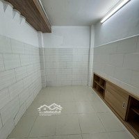 Phòng Máy Lạnh, Bao Toàn Bộ Chi Phí, 1 Người Ở. Ngay Đường Hoàng Diệu 2, Spkt, Đh Ngân Hàng