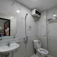 CĂN NHÀ 32M *5 TẦNG MỚI KÍNH COONG NGAY SÂN BÓNG CẦU ĐƠ CÁCH CHỢ HÀ ĐÔNG CHỈ 200M.