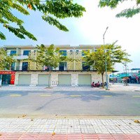 Bán Lỗ 800 Triệu 2 Căn Shophouse Liền Nhau Đối Diện Công Viên 1Ha. Liên Hệ Ngay 0944791188 - Trân