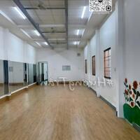 CHO THUÊ NHÀ 2 TẦNG 240m2 MẶT TIỀN ĐƯỜNG TRẦN VĂN HOÀI, gần Vincom Xuân Khánh