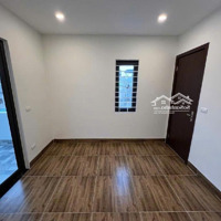 Khu Vực Hiếm Nhà Bán - Chủ Giảm Sâu 1 Tỷ - Thang Máy Xịn Xò - Nhà Mới Tinh - Ngõ Thông Các Ngả