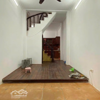 Chính Chủ Cho Thuê Nhà Ngách 28 Ngõ 127 Hào Nam, Đống Đa, Hà Nội 14 Triệu/Th 32M2 - 4 Tầng 3 Ngủ 3Wc