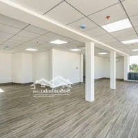Hàng Hiếm,Mặt Tiềnđường 3/2, Quận 10. Diện Tích: 8Mx23M - Ht: 4 Tầng - Hđt 200 Triệuiệu/Tháng. Giá: 56 Tỷ