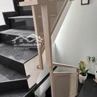 Quận 1 - Nguyên Căn 3 Pn - 2 Wc - Giá 13 Triệu/Tháng