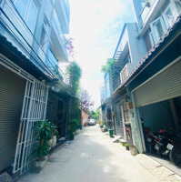Nhà Linh Đông. Trục Phạm Văn Đồng, Cách 300M, Giá Bán 4,5Tỷ Còncó Thương Lượngchủ,Diện Tích51 M2 2 Phòng Ngủ2Wc