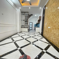 Chính Chủ Bán Nhà Nguyễn Khoái, Ô Tô Đỗ Cổng, 35M2, 5 Tầng, 5.4 Tỷ, 1 Nhà Ra Mặt Phố