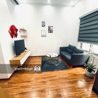 Căn Hộ 1K1N Full Nội Thất 7.8 Tr/Th Ban Công Rộng Ngõ 189 Hoàng Hoa Thám, Ba Đình. Ô Tô Đỗ Cửa