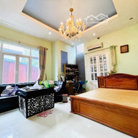 Siêu Phẩm Lô Góc - Nhà Mặt Phố - Kinh Doanh Gì Cũng Được - Mặt Tiền Rộng - Hiếm Nhà Bán