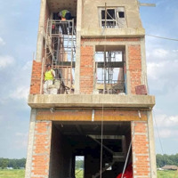 Nhà 1 Trệt 1 Lầu Ngay Gần Chợ Chánh Lưu, Công Năng 2 Pn, 2 Vệ Sinh 1 Bếp, 1 Khách, Tiện Ích Đầy Đủ