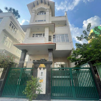 Bán Biệt Thự Nội Thất Sịn Vào Ở Ngay Nhà Sh Mặt Tiền Đep Kdc Himlam Quận 7 Gb: 48 Tỷ Liên Hệ: 0908935765