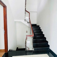 Bán Biệt Thự View Đẹp Tại Liên Phường, 26,7 Tỷ, 180M2, 6 Phòng Ngủ 7 Vệ Sinh Shr